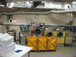 自設大型洗衣工場 